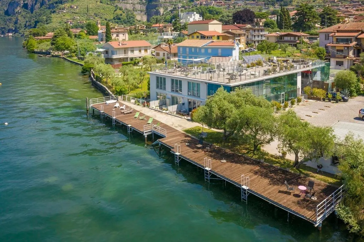 Direttamente Al Lago Apartments Marone
