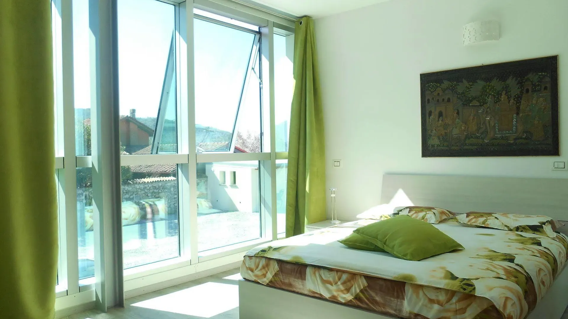 Direttamente Al Lago Apartments マローネ