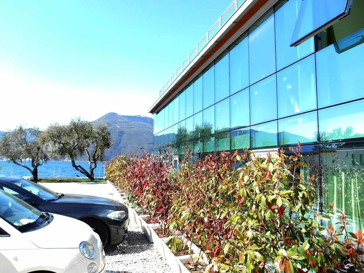 Direttamente Al Lago Apartments Marone