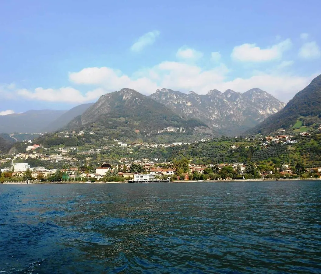 Direttamente Al Lago Apartments Marone