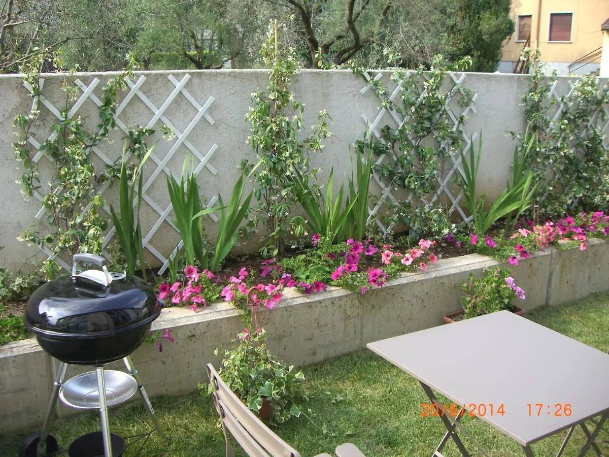 Direttamente Al Lago Apartments Marone İtalya