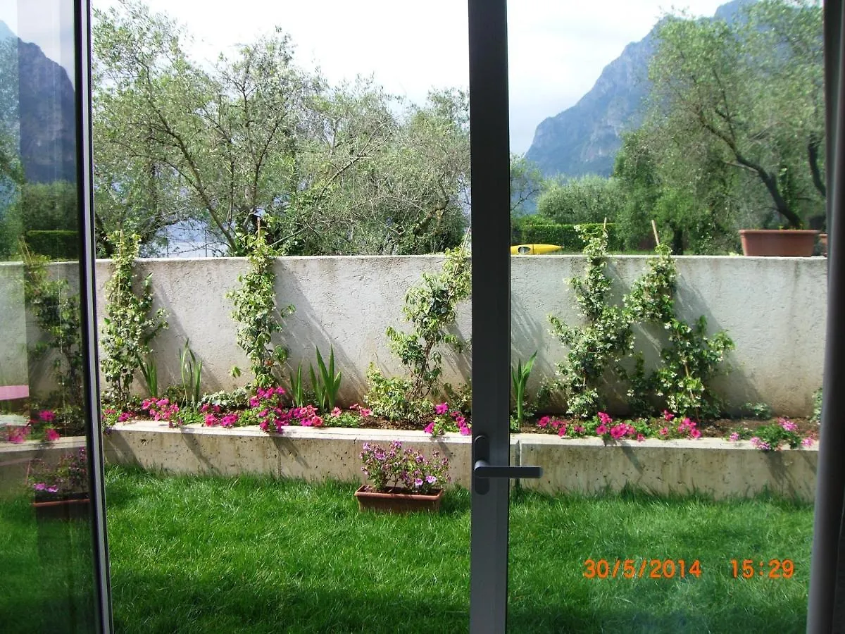 Direttamente Al Lago Apartments Marone