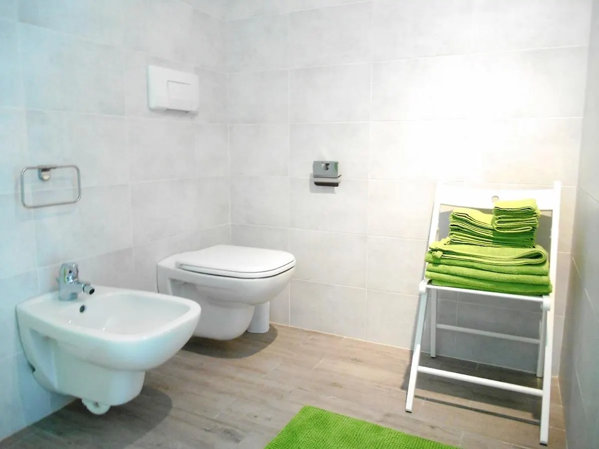 Direttamente Al Lago Apartments Marone