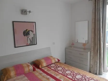 Direttamente Al Lago Apartments Marone