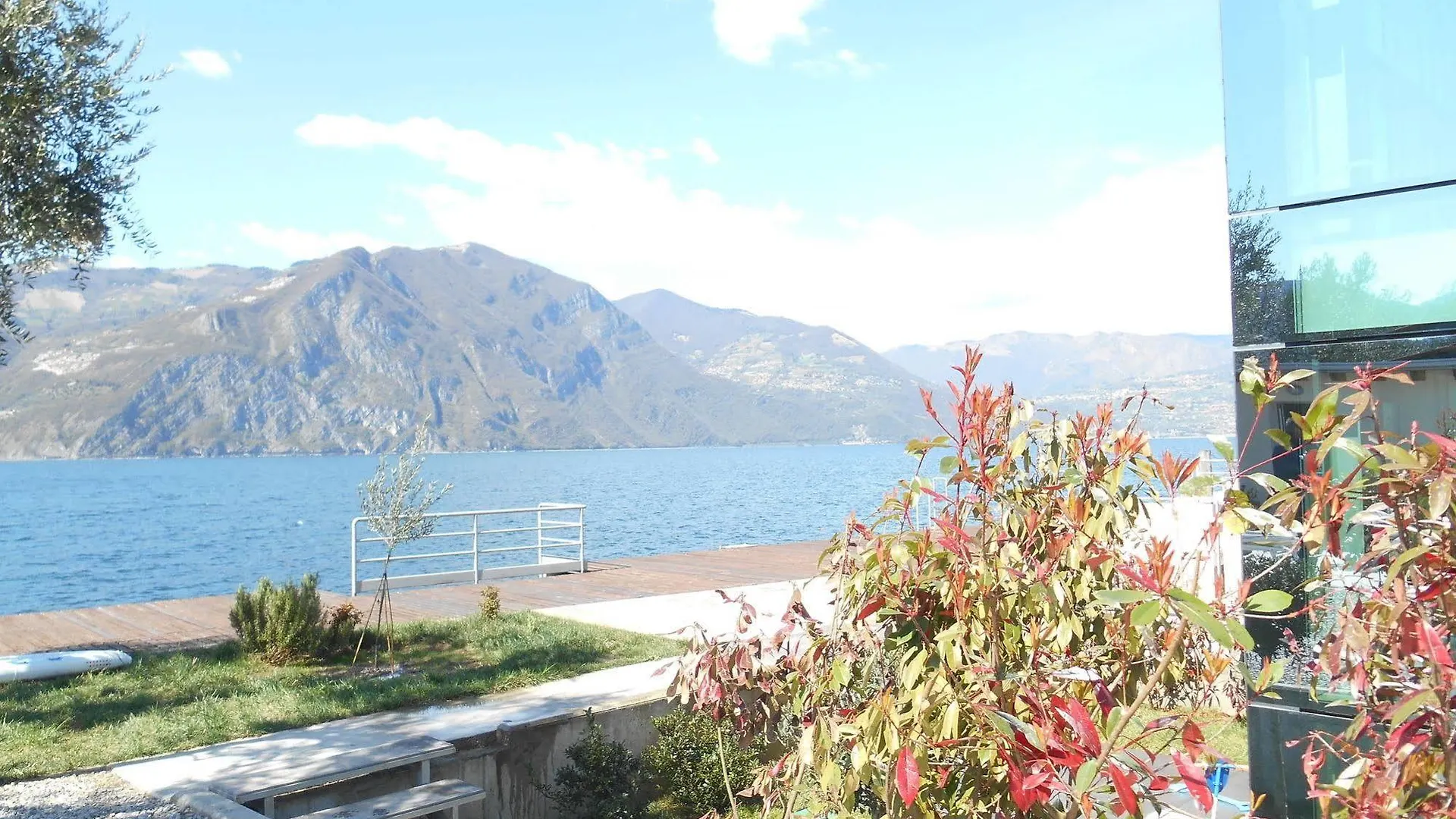 Direttamente Al Lago Apartments Marone