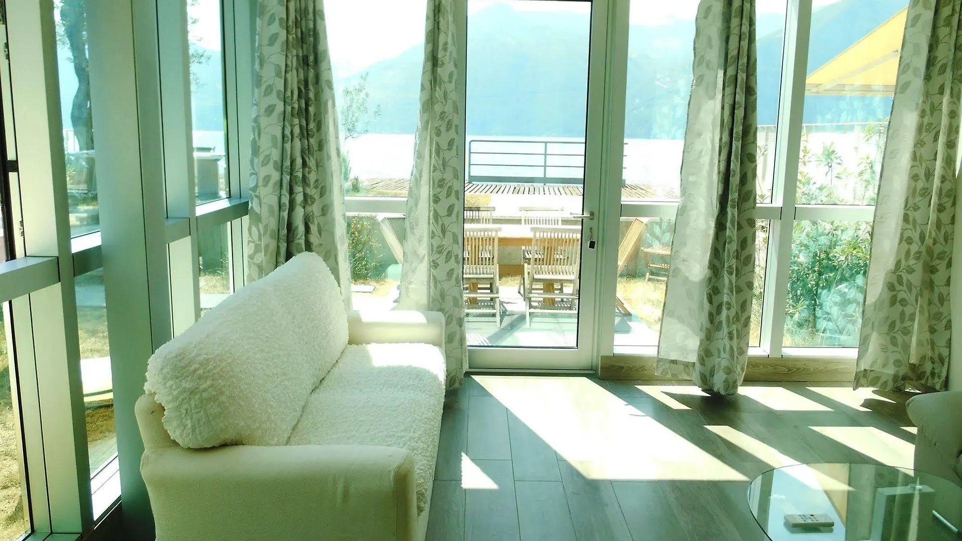 Direttamente Al Lago Apartments Marone